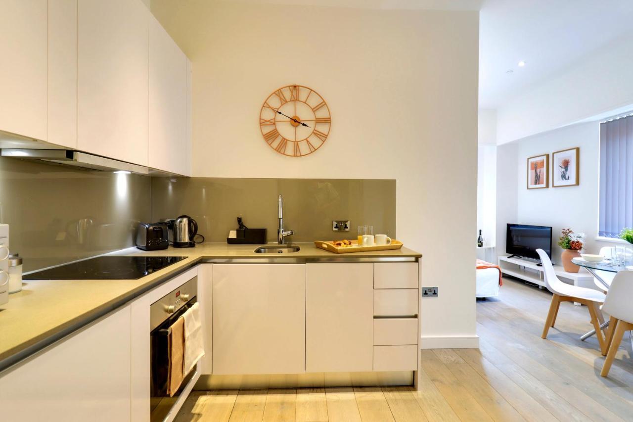 La Casa Suites Slough Kültér fotó